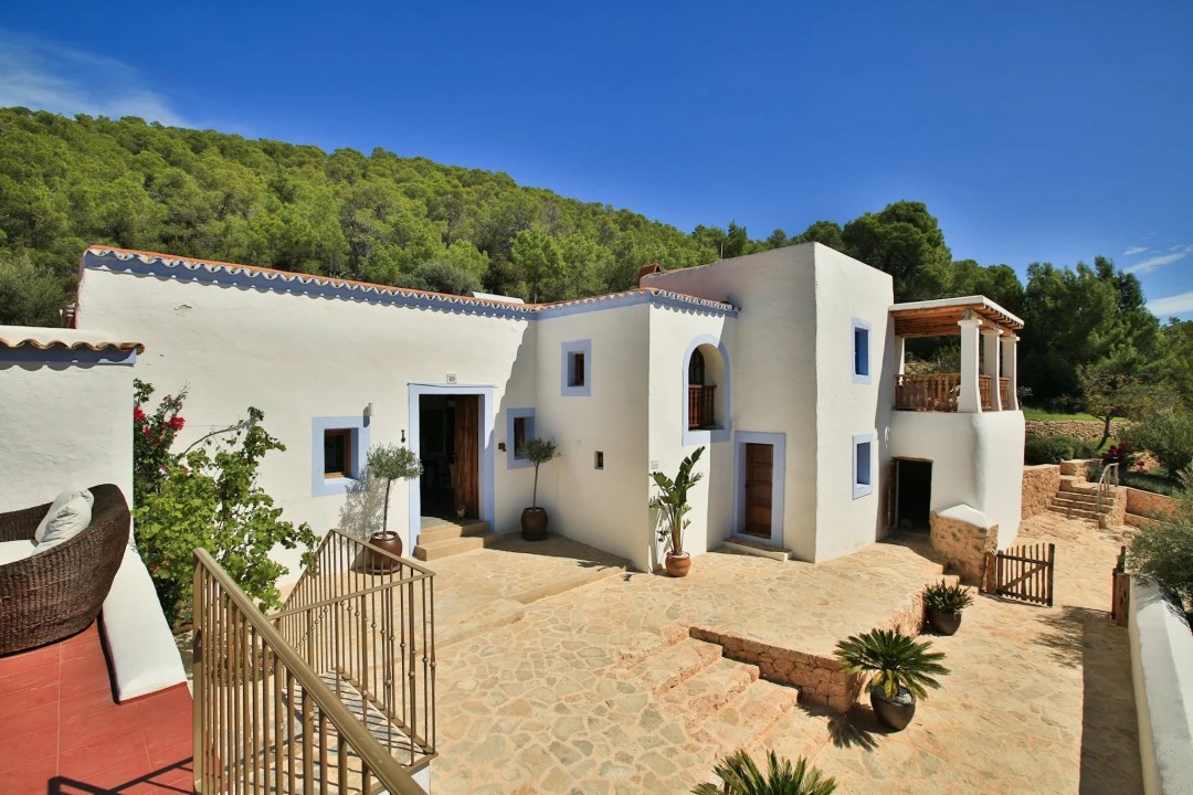 1681312945-Luxury real estate Ibiza to rent villa can Tifany spain property 3.webp